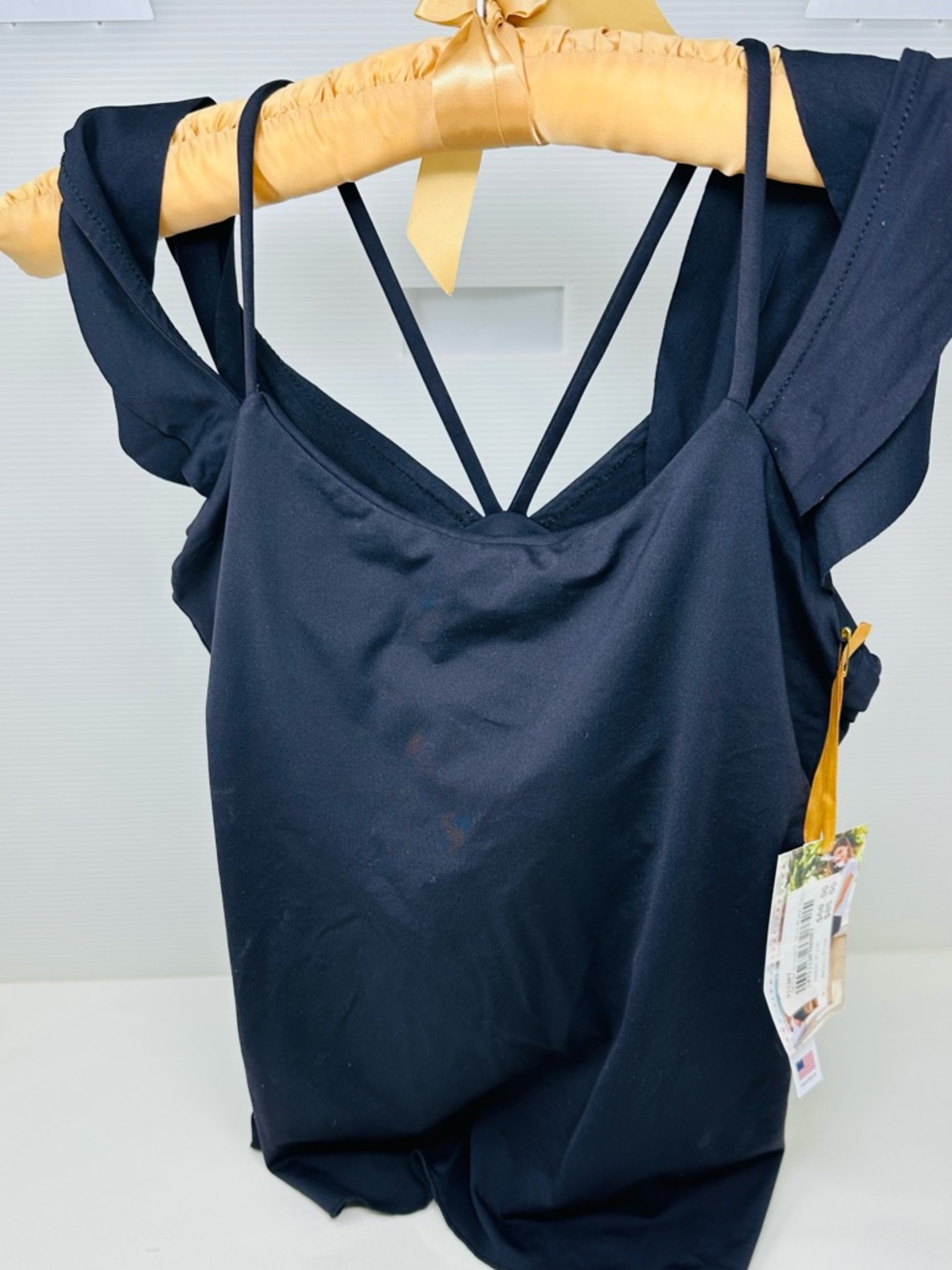 Sleeveless sports top